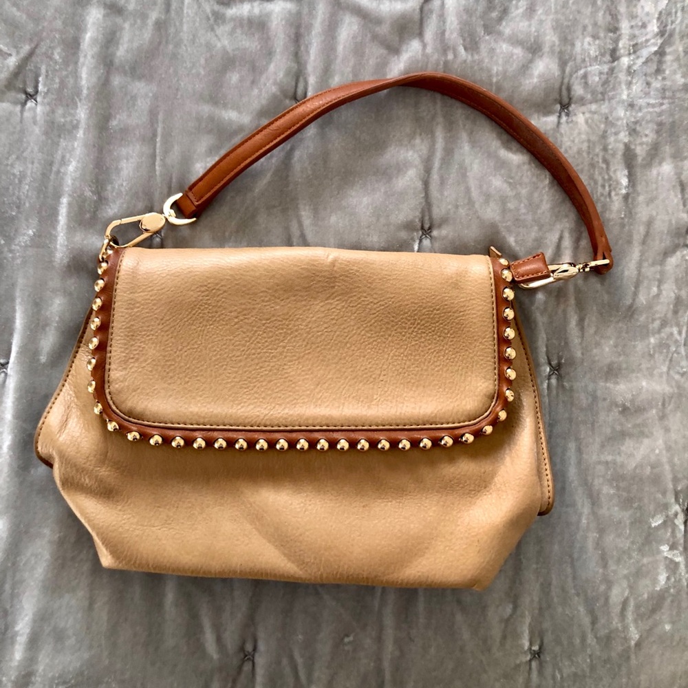 LIKE NEW!! Medium size shoulder bag.